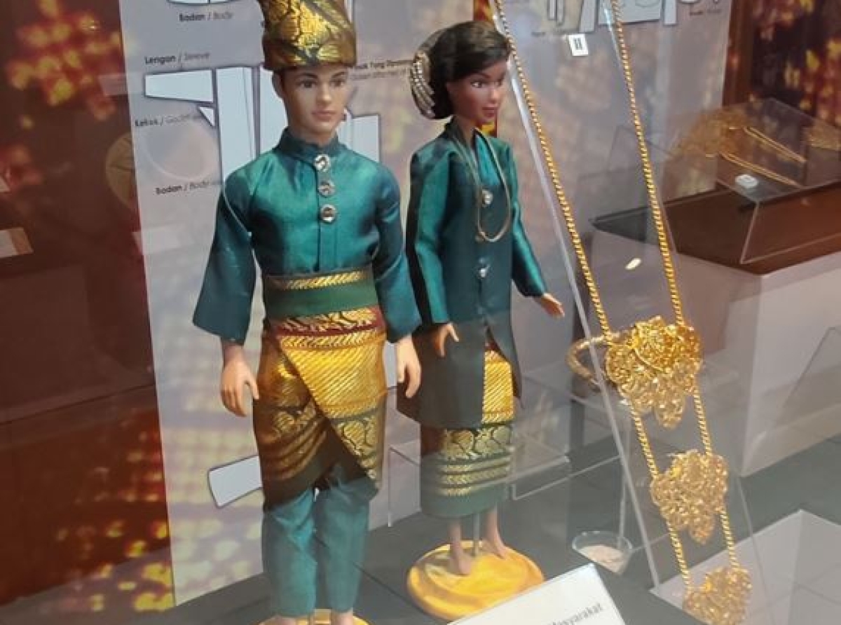 Galeri E - Masyarakat Melayu dan Busana Tradisional